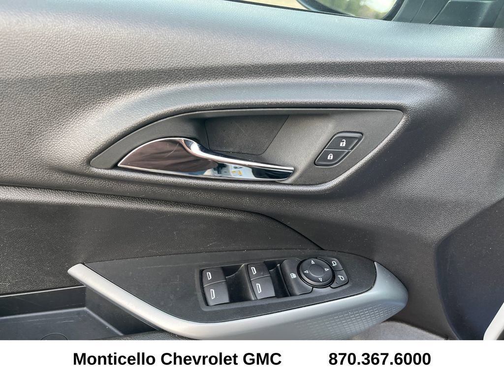 Used 2025 Chevrolet Trax LS image 10