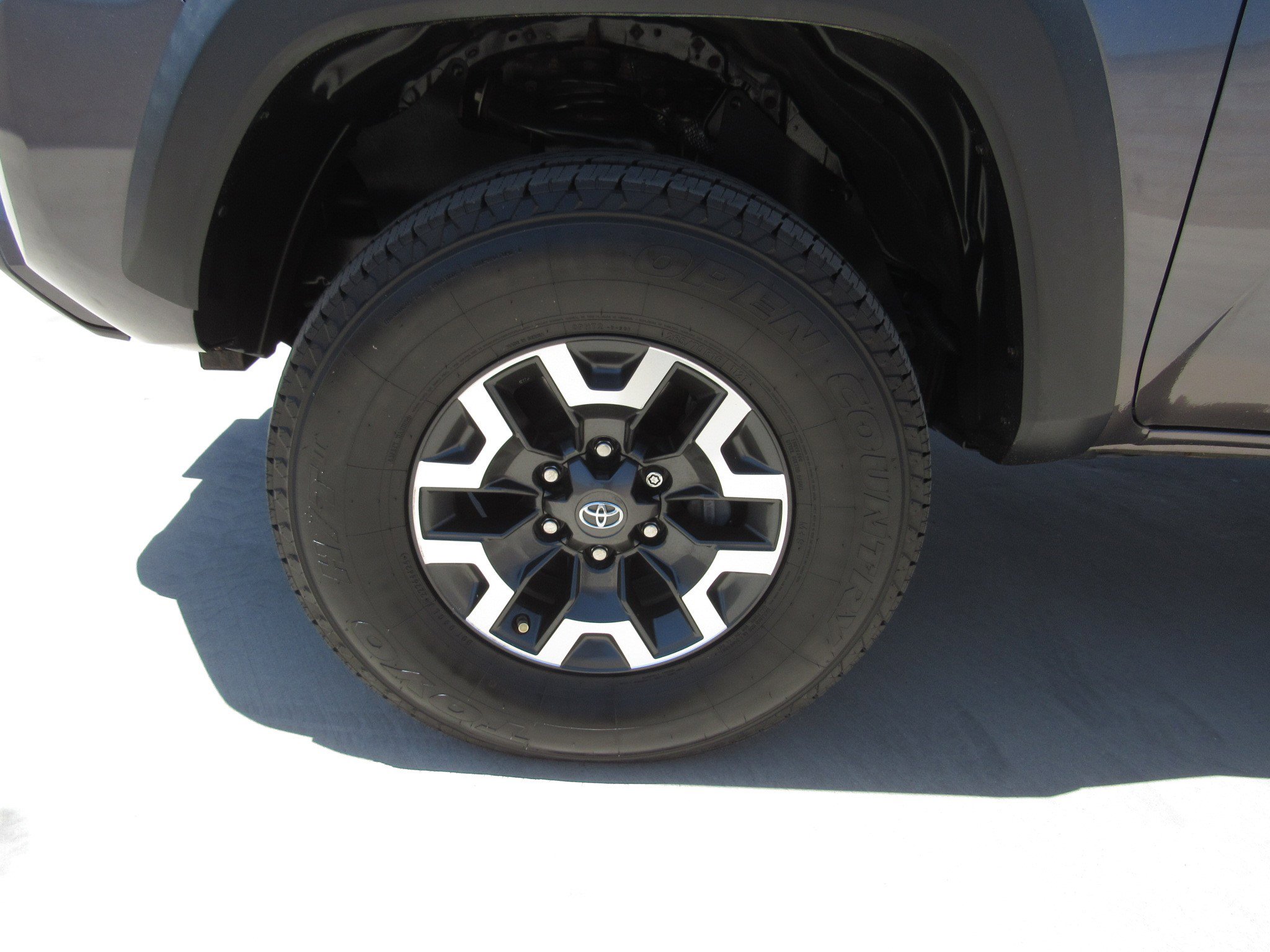 Used 2019 Toyota Tacoma TRD Off-Road AWD/4WD image 4