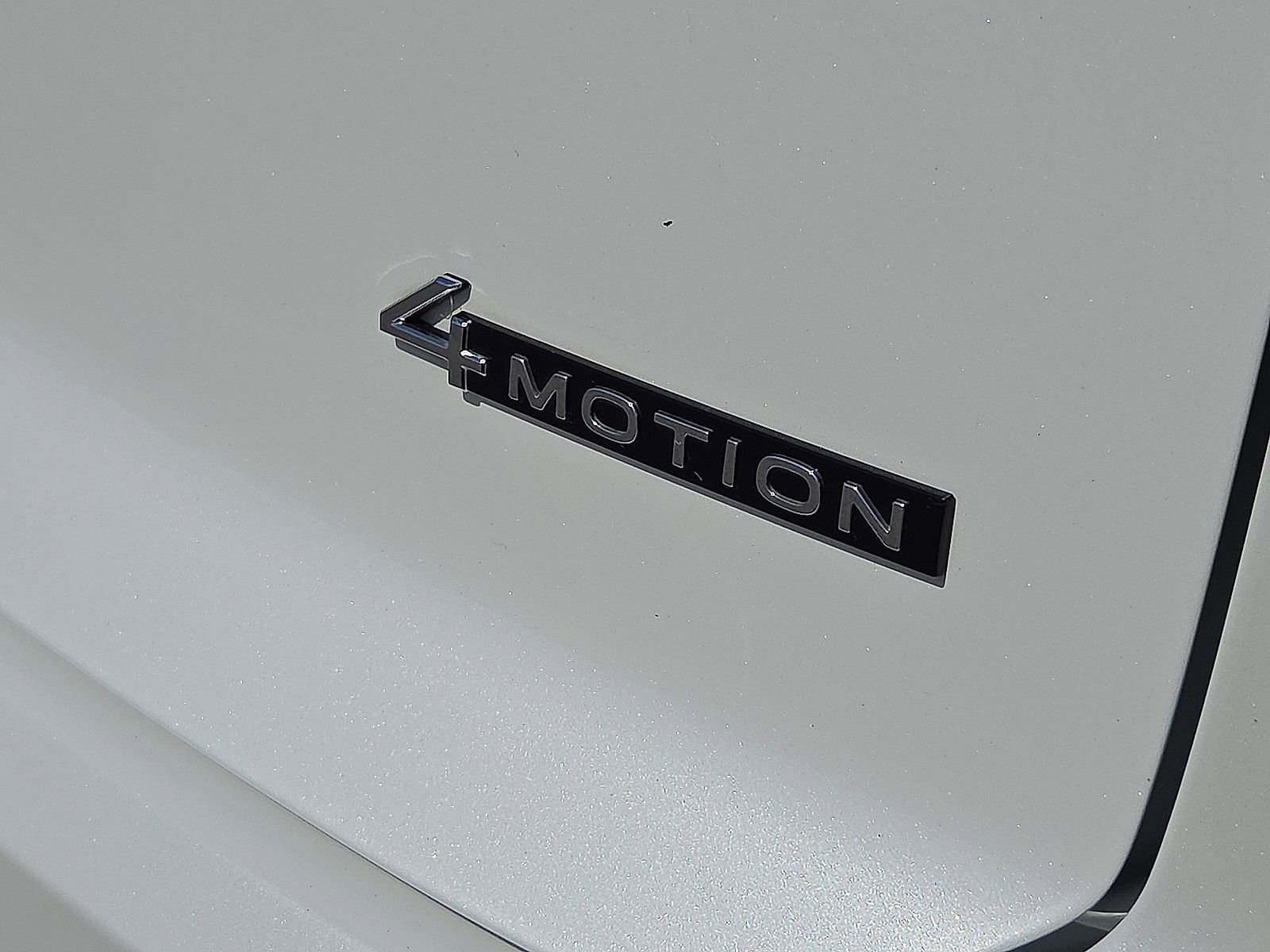 Used 2023 Volkswagen Atlas Cross Sport SEL R-Line image 8