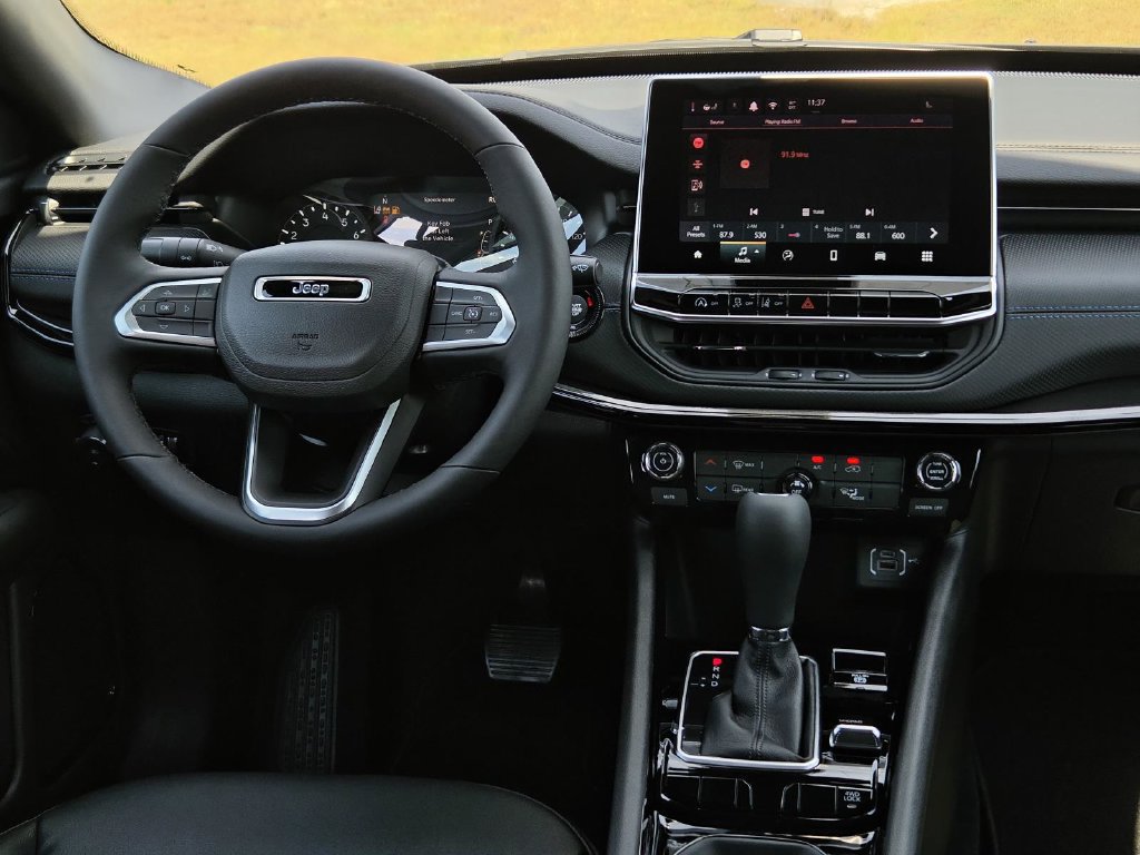 New 2026 Jeep Compass Latitude AWD/4WD image 9