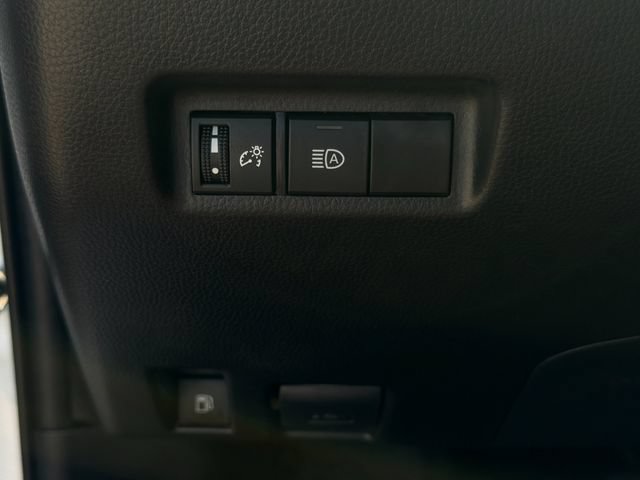 Certified 2025 Toyota RAV4 LE AWD/4WD image 27