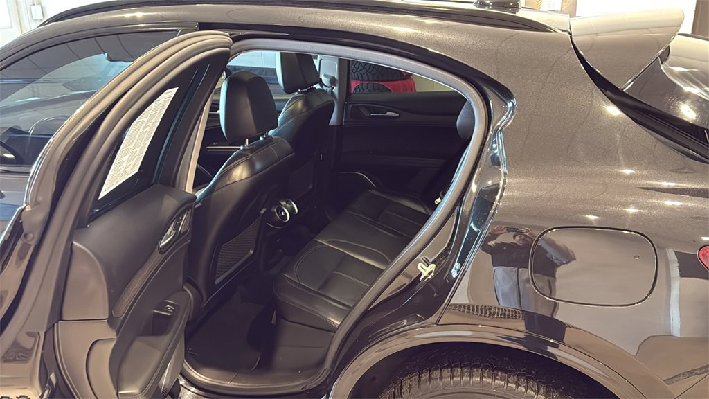 Used 2020 Alfa Romeo Stelvio Ti w/ Nero Edizione image 19