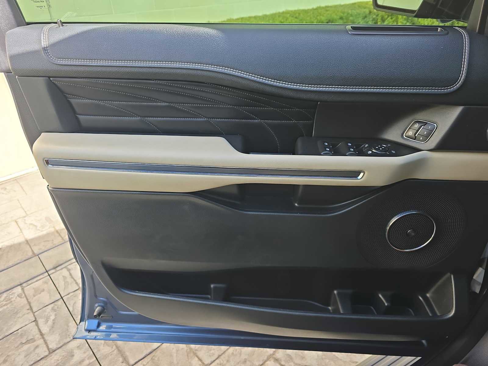 Used 2019 Ford Expedition Platinum image 13