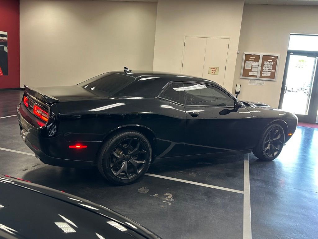 Used 2018 Dodge Challenger SXT Plus image 7