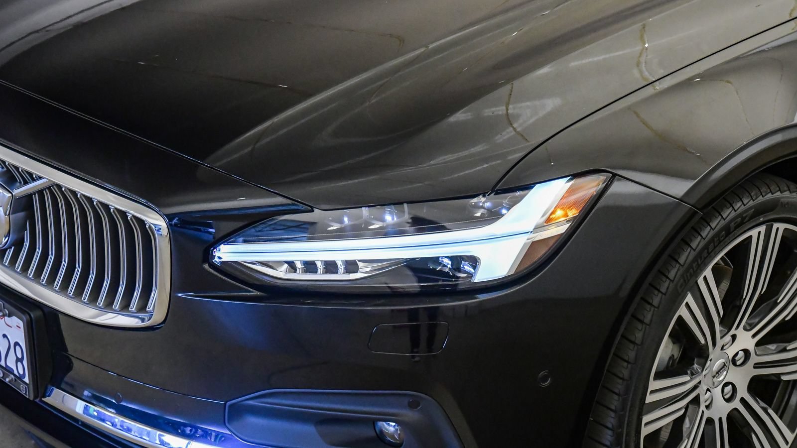 Certified 2023 Volvo S90 B6 Plus AWD/4WD image 9