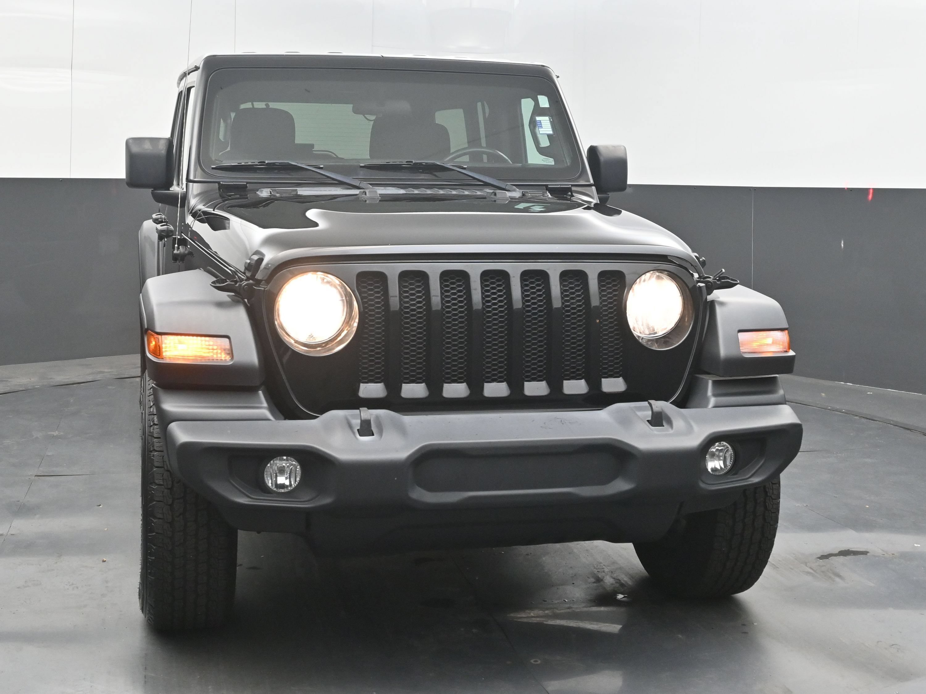 Used 2022 Jeep Wrangler Unlimited Sport AWD/4WD image 3