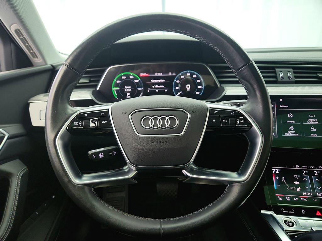 Used 2022 Audi e-tron Premium Plus image 14