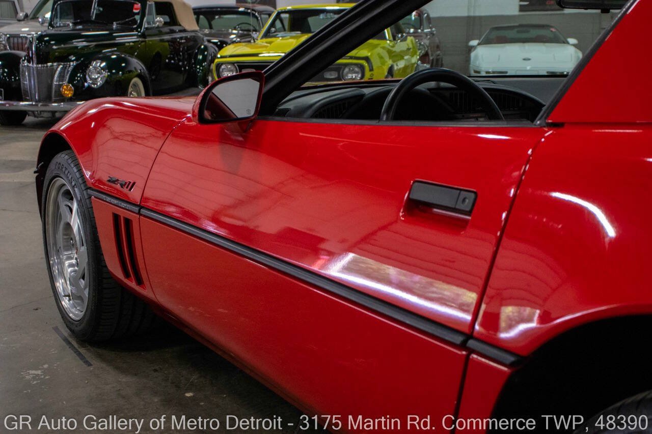 Used 1990 Chevrolet Corvette ZR-1 RWD image 23