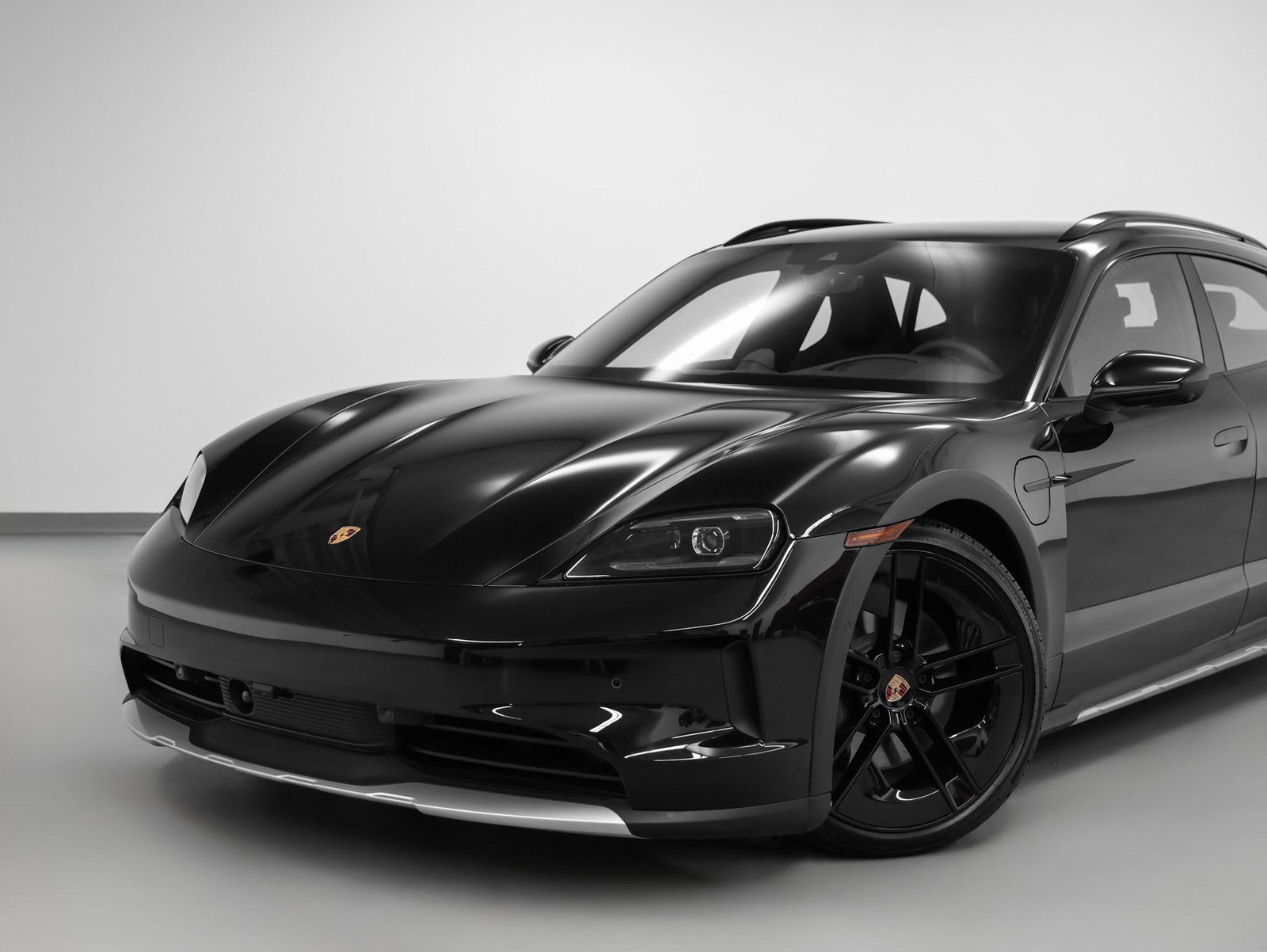 New 2025 Porsche Taycan 4 Cross Turismo image 7