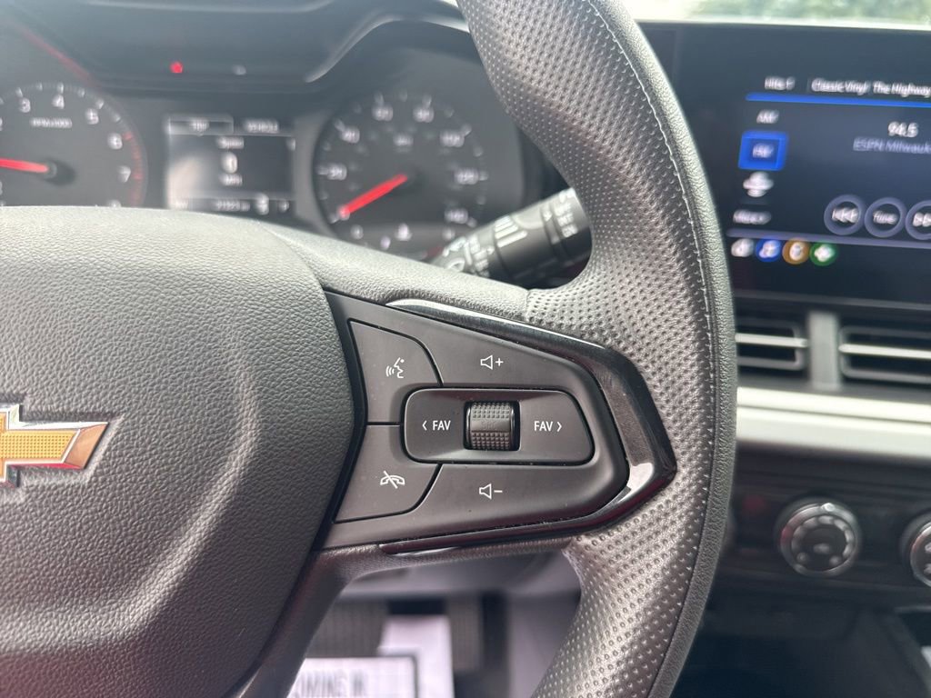 Used 2025 Chevrolet Trax LS image 26