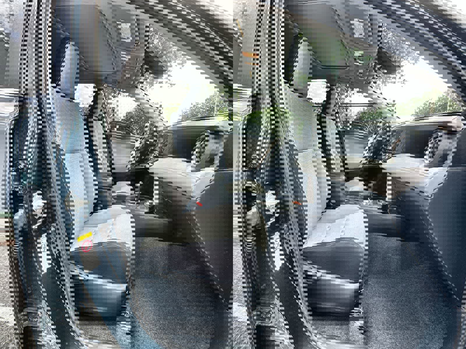 Used 2018 Toyota RAV4 XLE FWD image 9