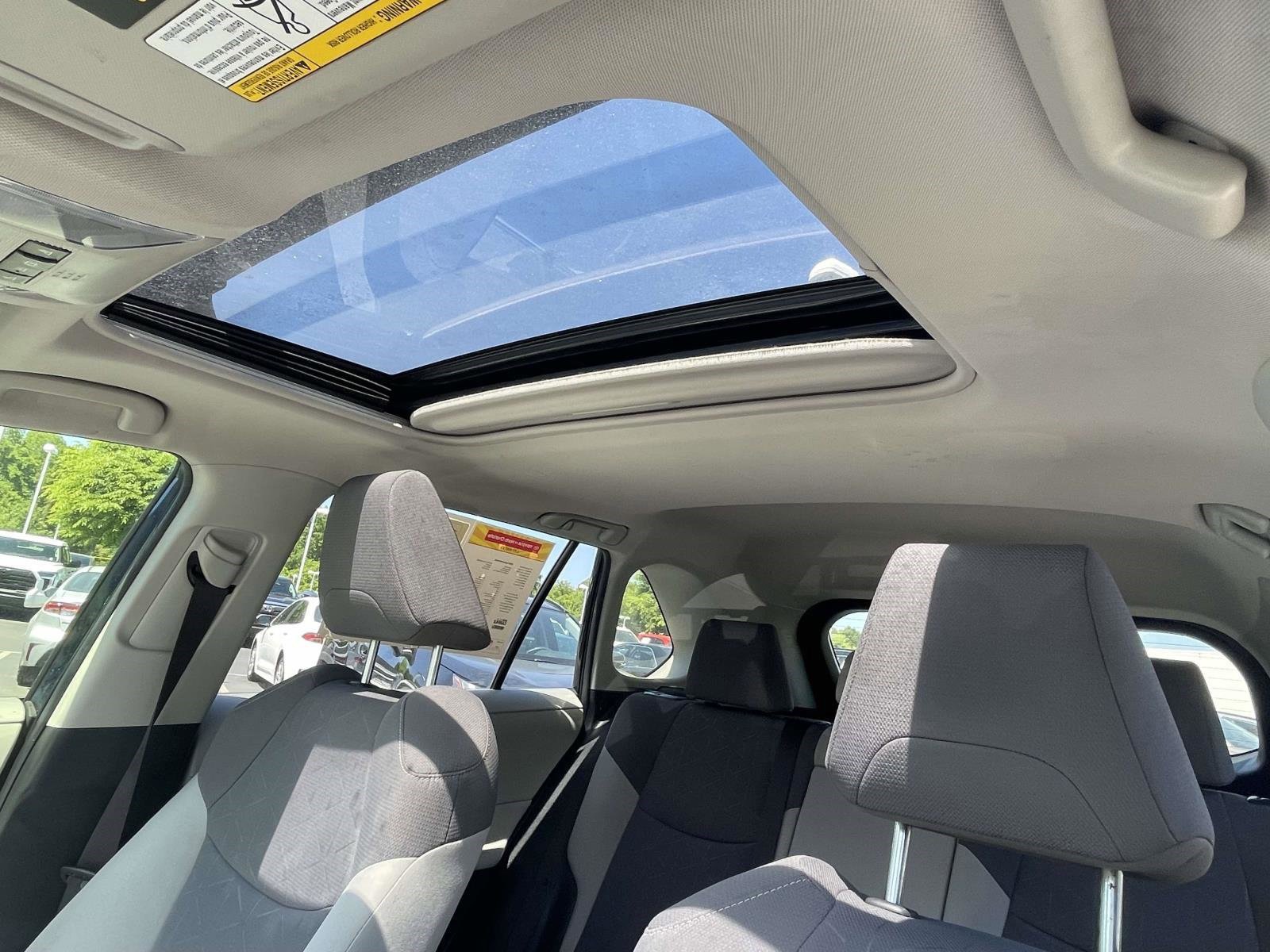 Used 2019 Toyota RAV4 XLE w/ Convenience Package FWD image 19