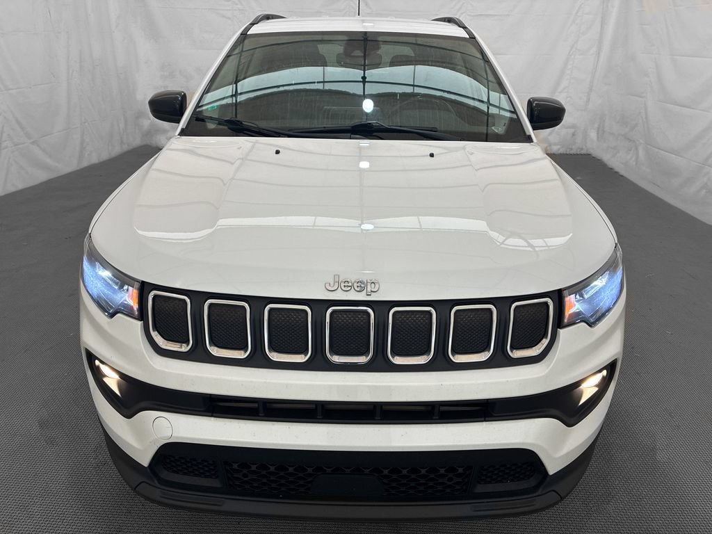 Used 2022 Jeep Compass Latitude AWD/4WD image 2