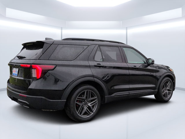 Used 2026 Ford Explorer ST-Line w/ ST-Line Street Pack RWD image 3