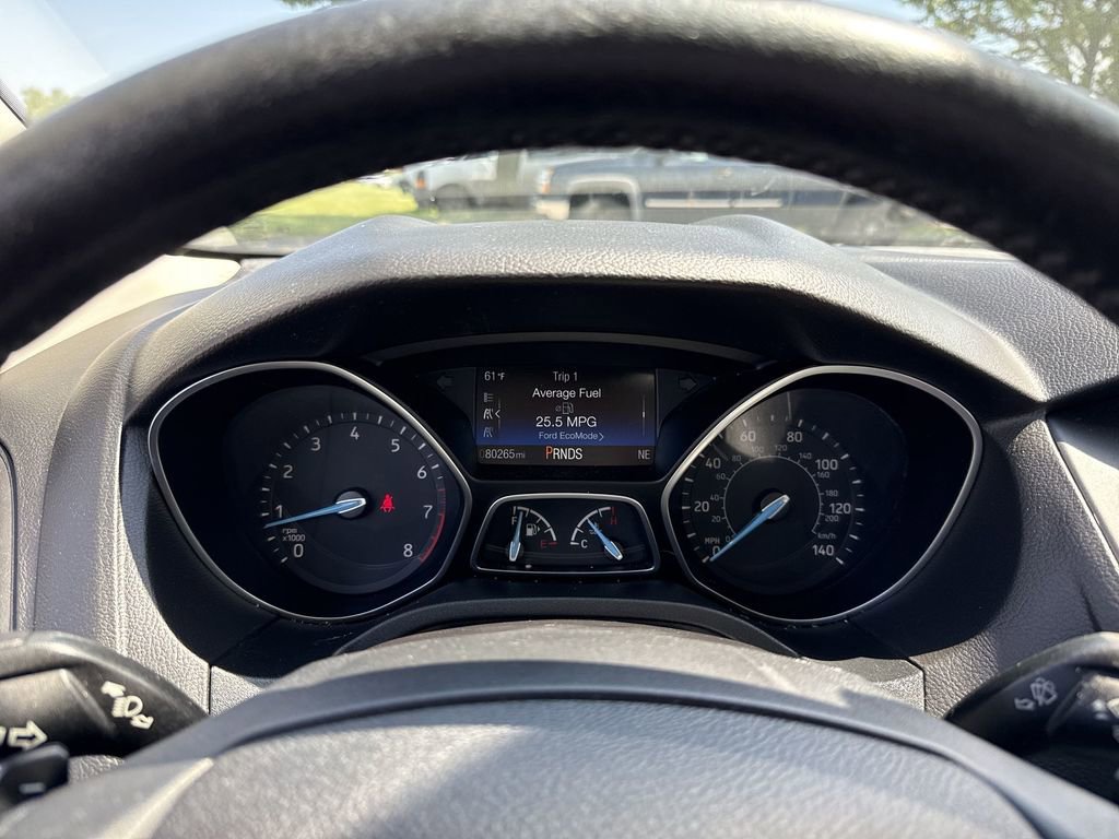 Used 2015 Ford Focus SE w/ SE Sport Package FWD image 10