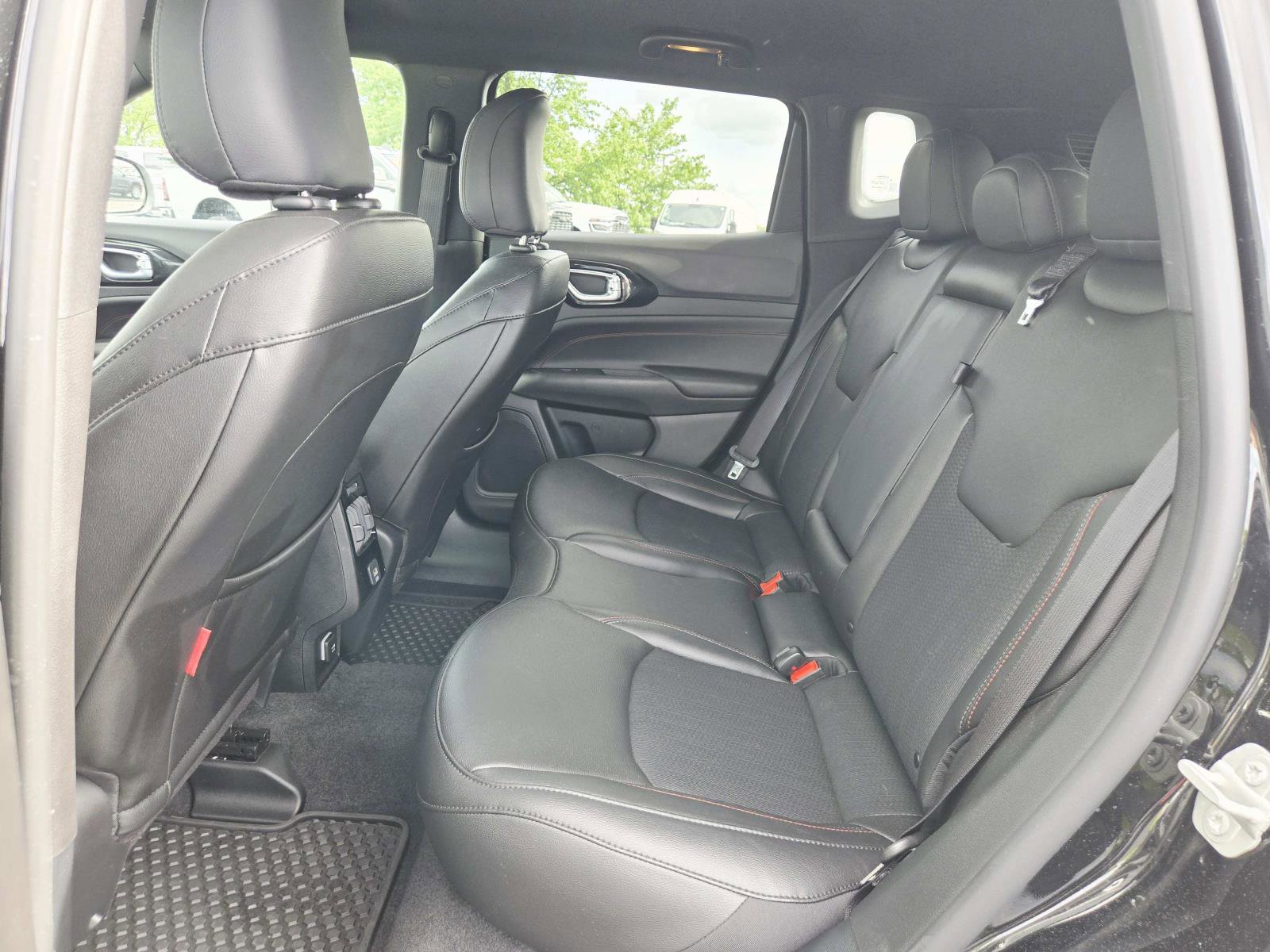 Used 2024 Jeep Compass Trailhawk AWD/4WD image 14