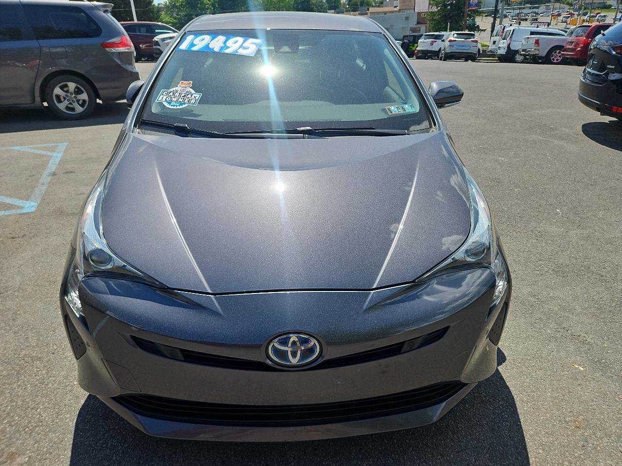 Used 2018 Toyota Prius Two w/ Prius Two Safety Plus Package FWD image 8