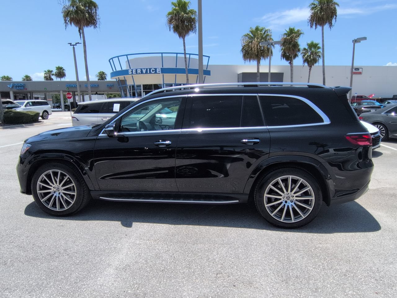 Used 2024 Mercedes-Benz GLS 580 4MATIC image 7