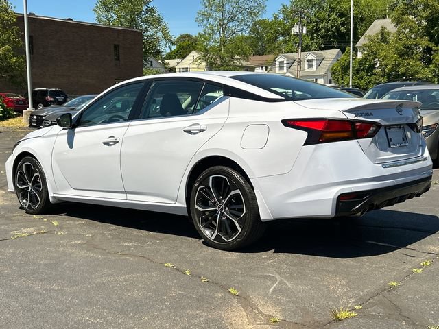 Certified 2023 Nissan Altima 2.5 SR w/ SR Premium Package AWD/4WD image 4