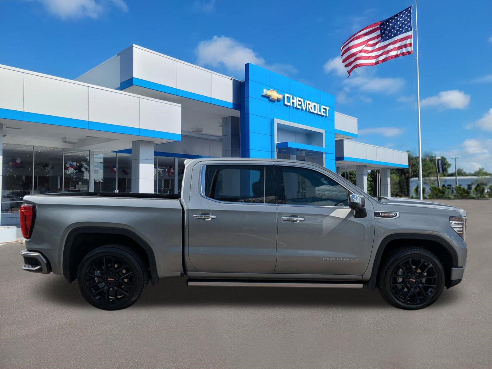 Used 2023 GMC Sierra 1500 Denali w/ Denali Reserve Package AWD/4WD image 3