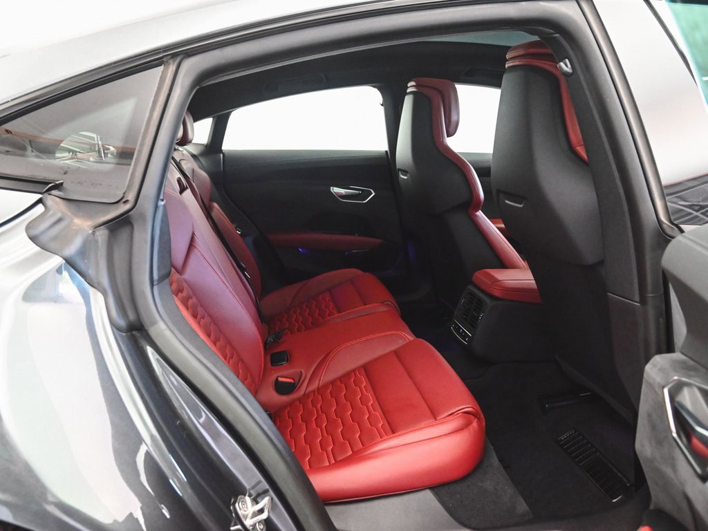 Used 2024 Audi e-tron GT Premium Plus image 28
