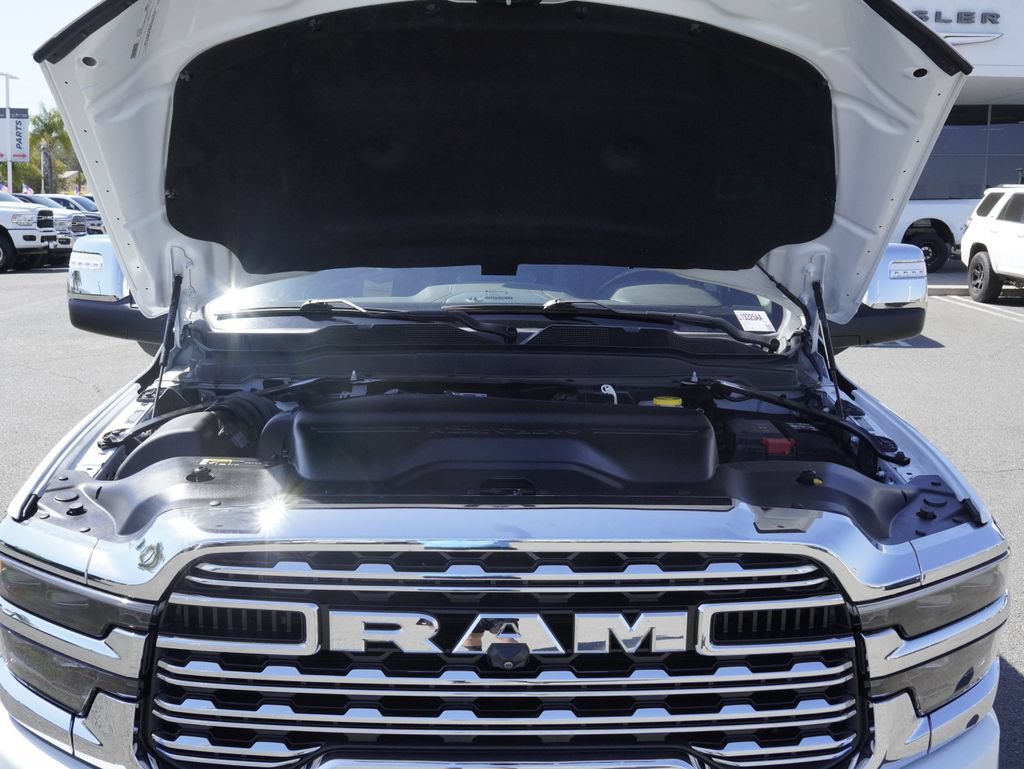 Used 2025 RAM 2500 Limited AWD/4WD image 36