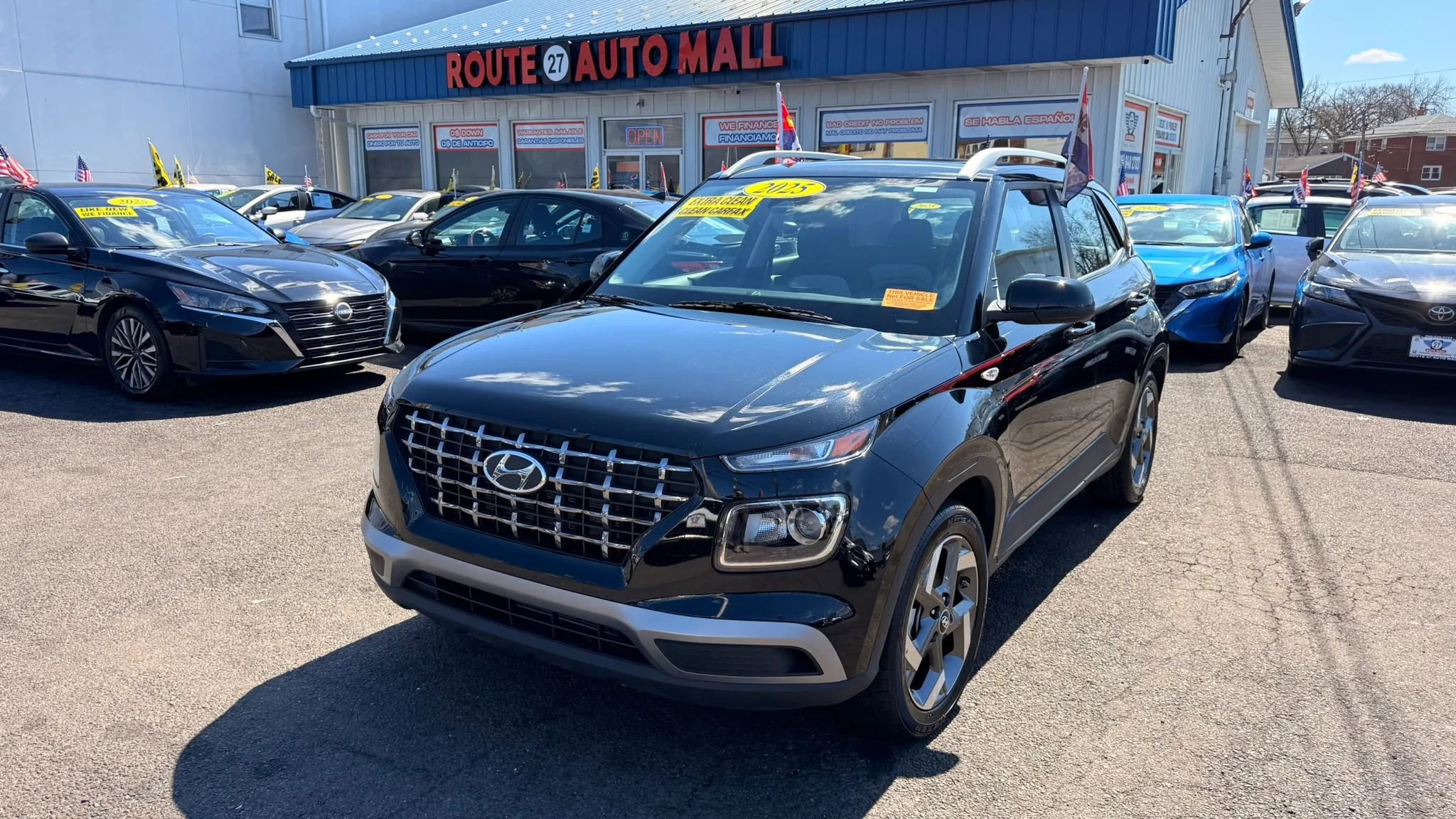 Used 2025 Hyundai Venue SEL image 4