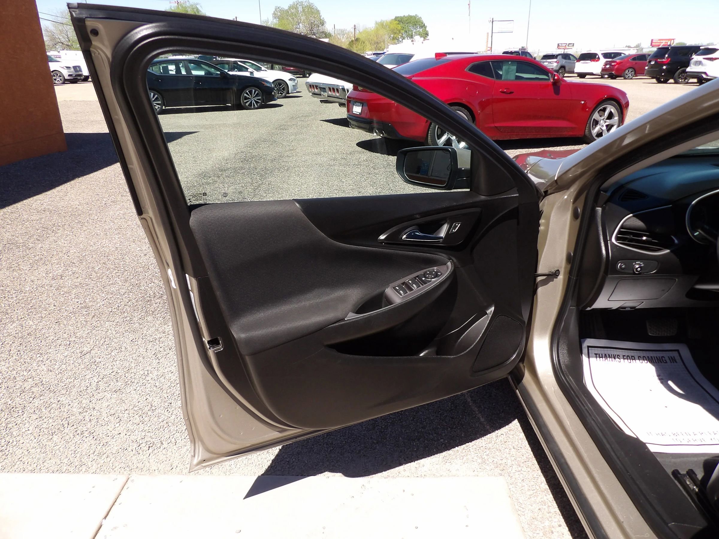 Used 2022 Chevrolet Malibu LT image 9