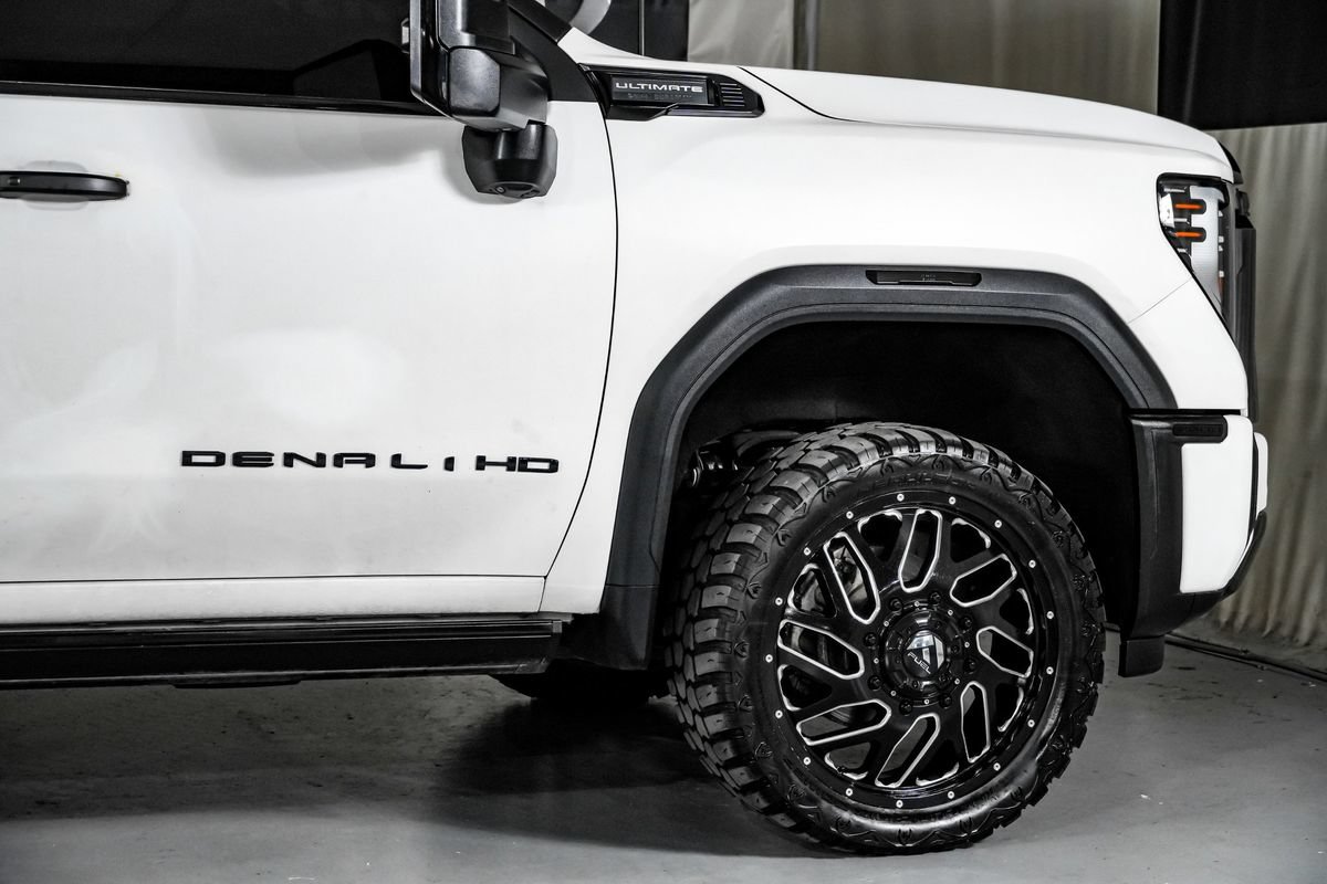 Used 2024 GMC Sierra 3500 Denali Ultimate AWD/4WD image 7