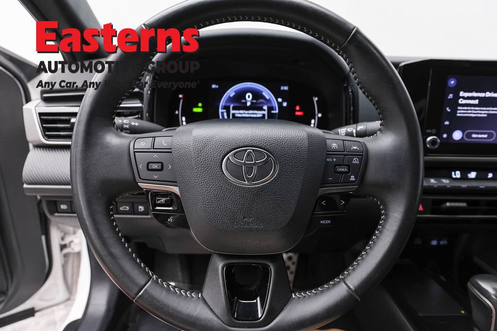 Used 2025 Toyota Camry SE FWD image 10