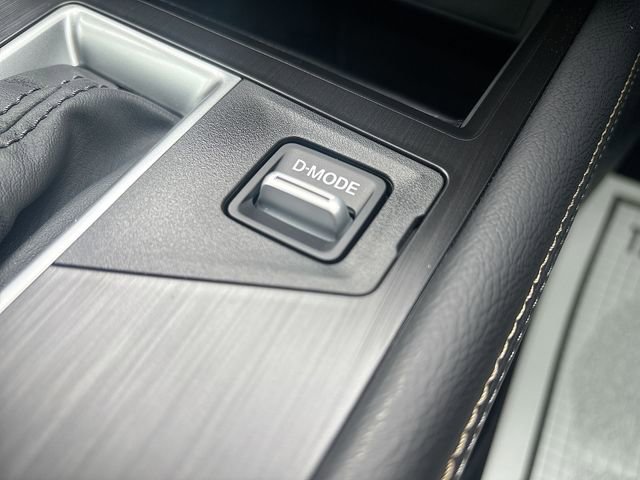 Certified 2025 Nissan Kicks SV image 36