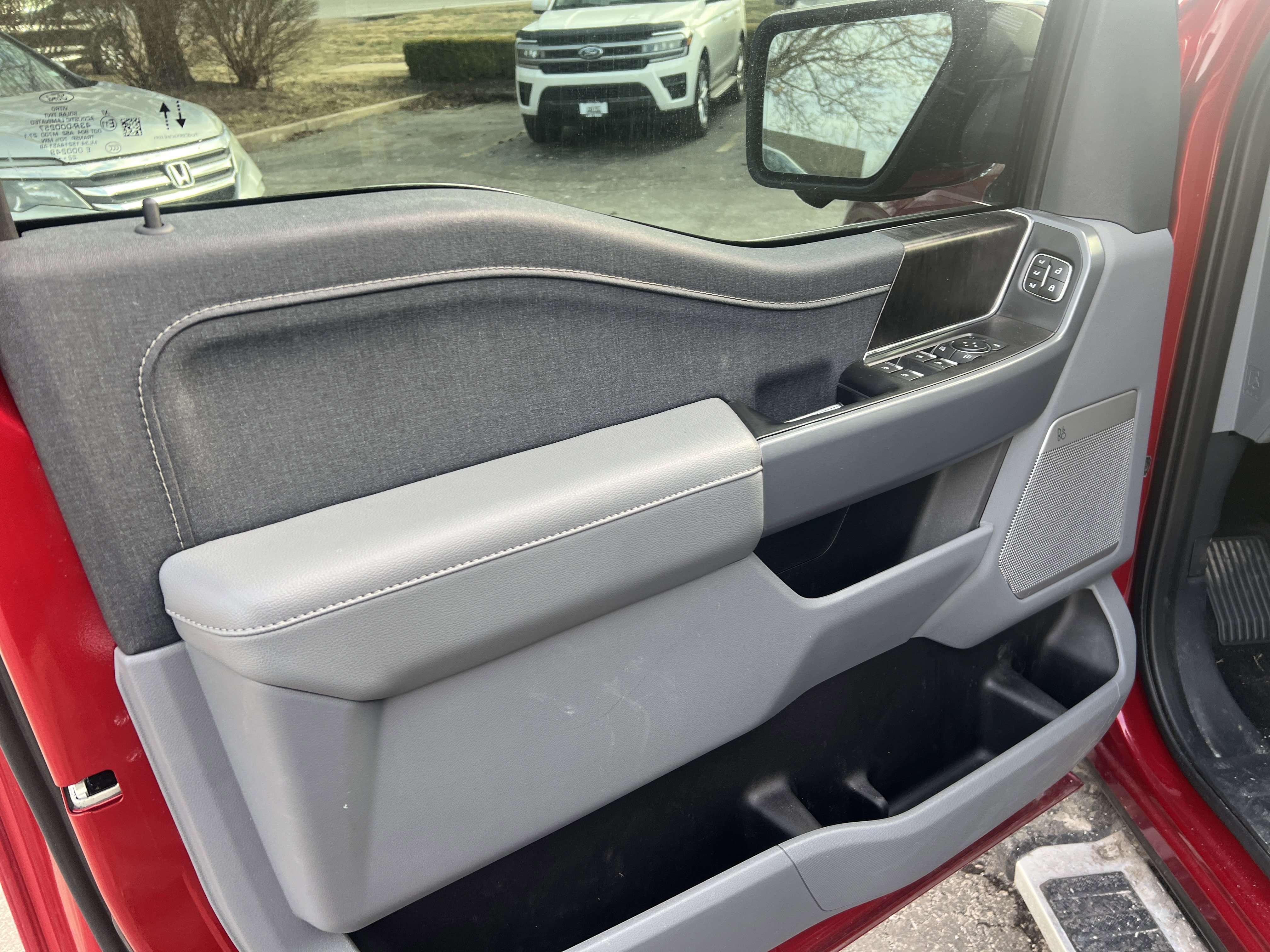 Used 2022 Ford F150 Lariat w/ Max Trailer Tow Package image 8