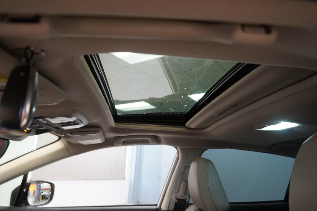 Used 2019 Subaru Crosstrek 2.0i Limited w/ Moonroof Package w/Navigation AWD/4WD image 9