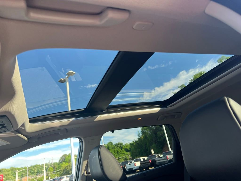 Used 2023 Nissan Rogue SV w/ SV Premium B Package image 21