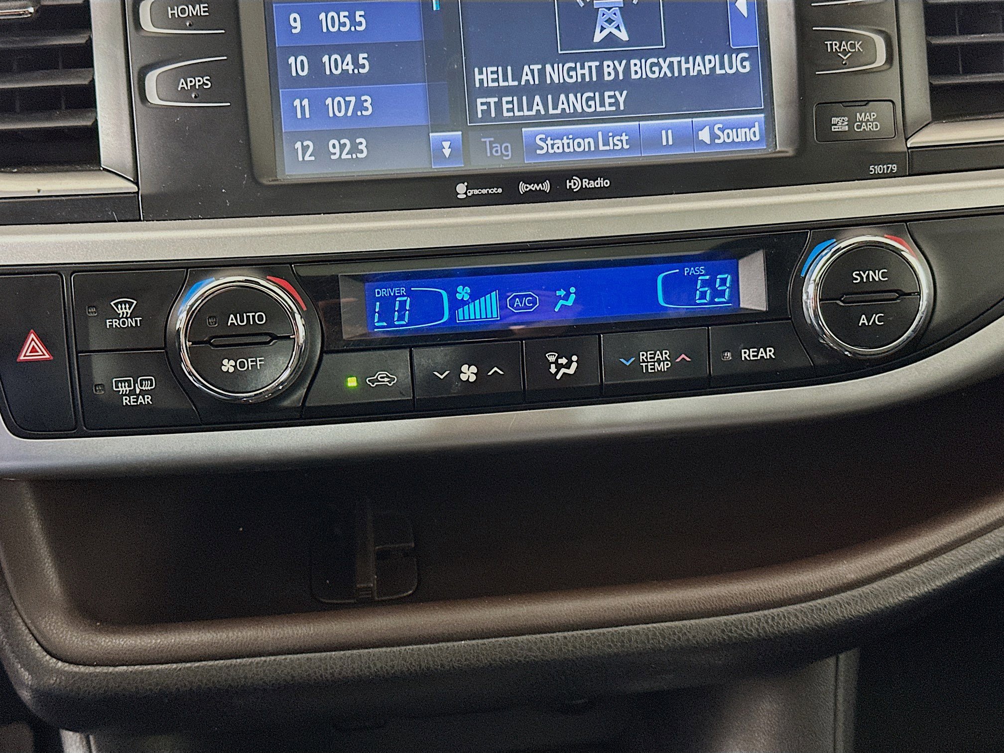Used 2017 Toyota Highlander XLE FWD image 23