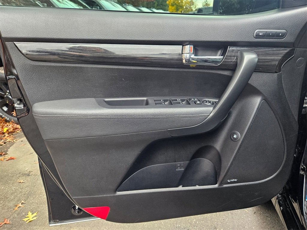 Used 2013 Kia Sorento SX w/ SX Premium Pkg image 12