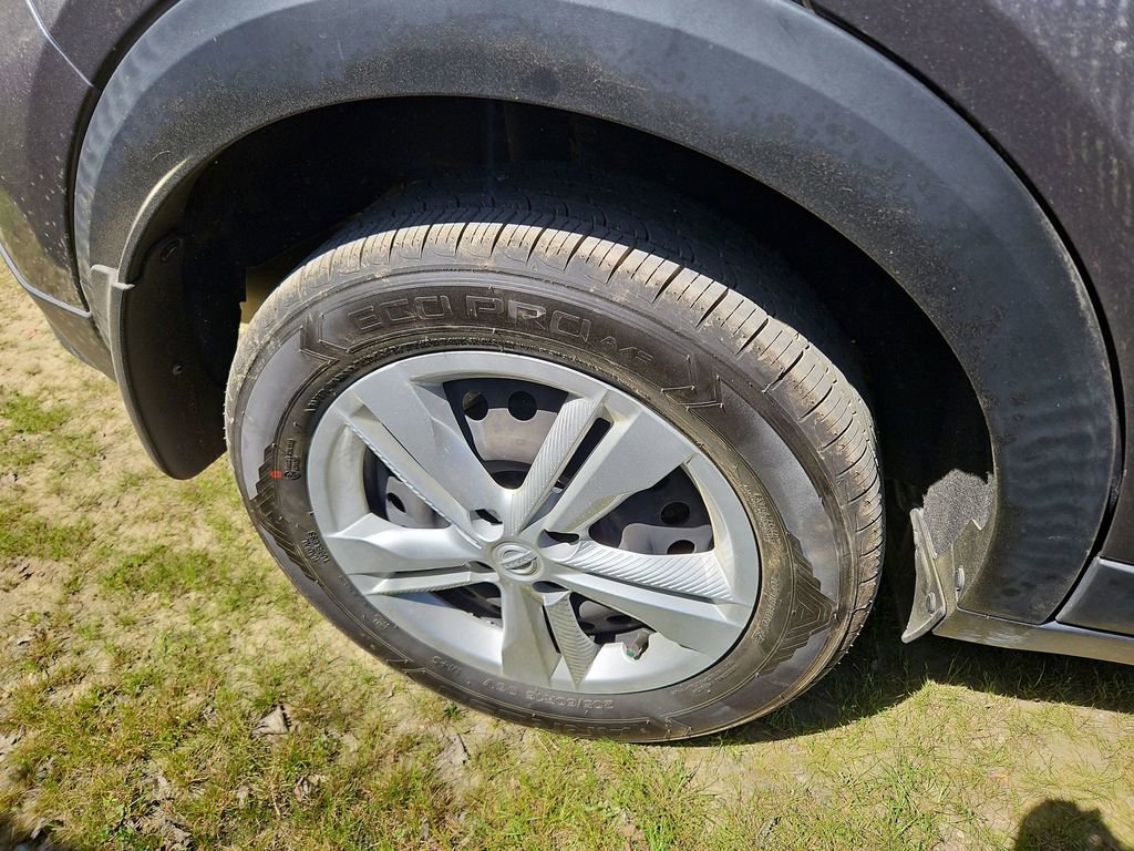 Used 2023 Nissan Kicks S image 7