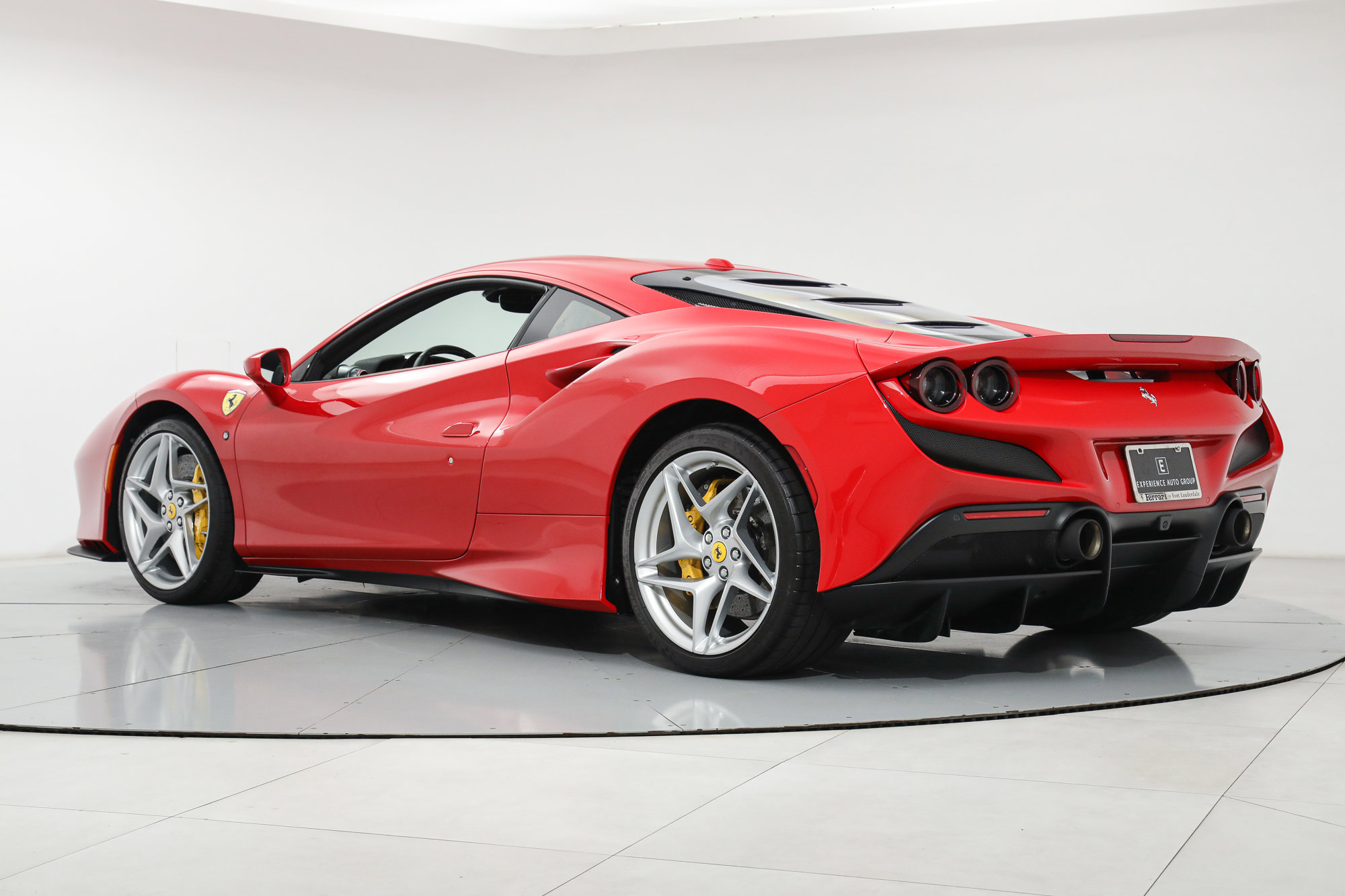 Certified 2021 Ferrari F8 Tributo RWD image 7