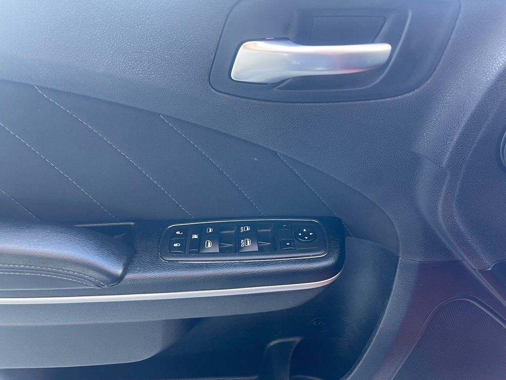 Used 2023 Dodge Charger SXT RWD image 9