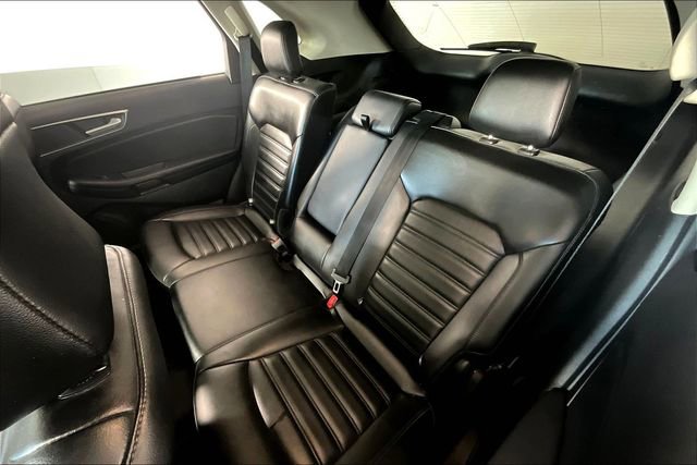Used 2022 Ford Edge SEL w/ Convenience Package image 26