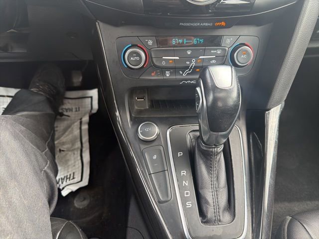 Used 2017 Ford Focus Titanium FWD image 19