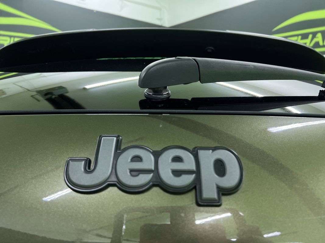 Used 2014 Jeep Cherokee Trailhawk w/ Comfort/Convenience Group AWD/4WD image 13