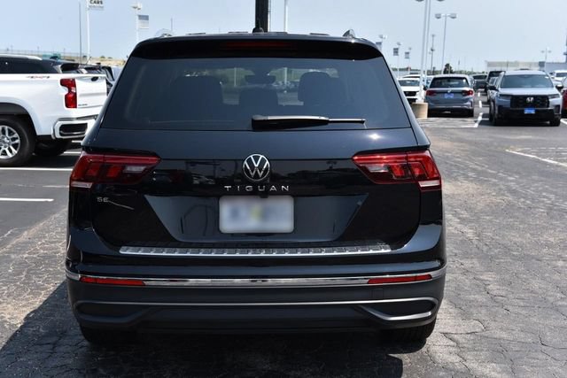 Certified 2023 Volkswagen Tiguan SE w/ Panoramic Sunroof Package FWD image 6