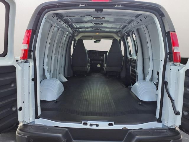 New 2026 GMC Savana 2500 w/ Driver Convenience Package RWD image 20