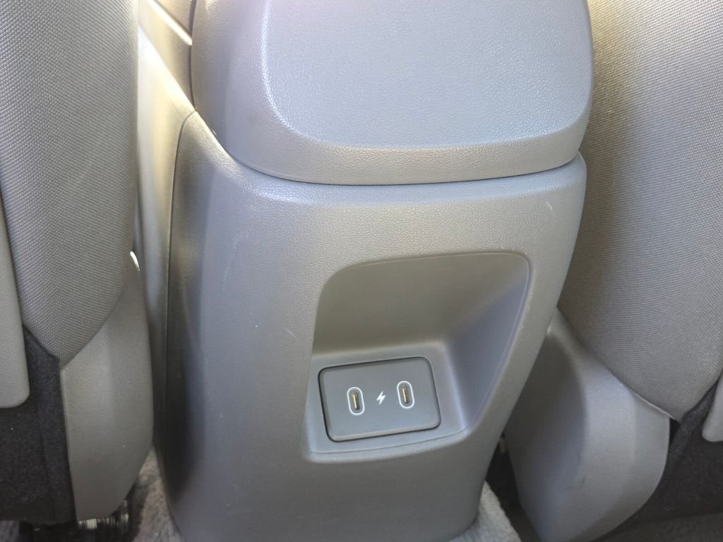 Used 2025 Hyundai Elantra SEL FWD image 16