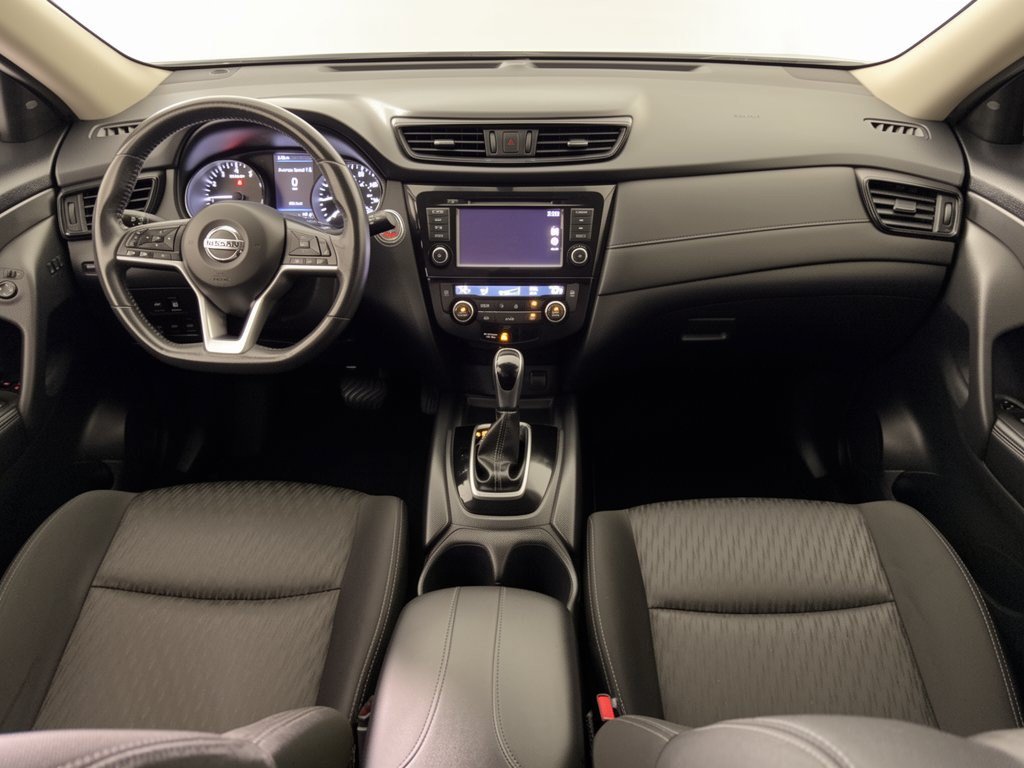 Used 2018 Nissan Rogue SV w/ Premium Package AWD/4WD image 17