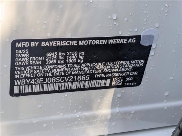 Certified 2025 BMW i7 eDrive50 w/ Premium Package RWD image 22