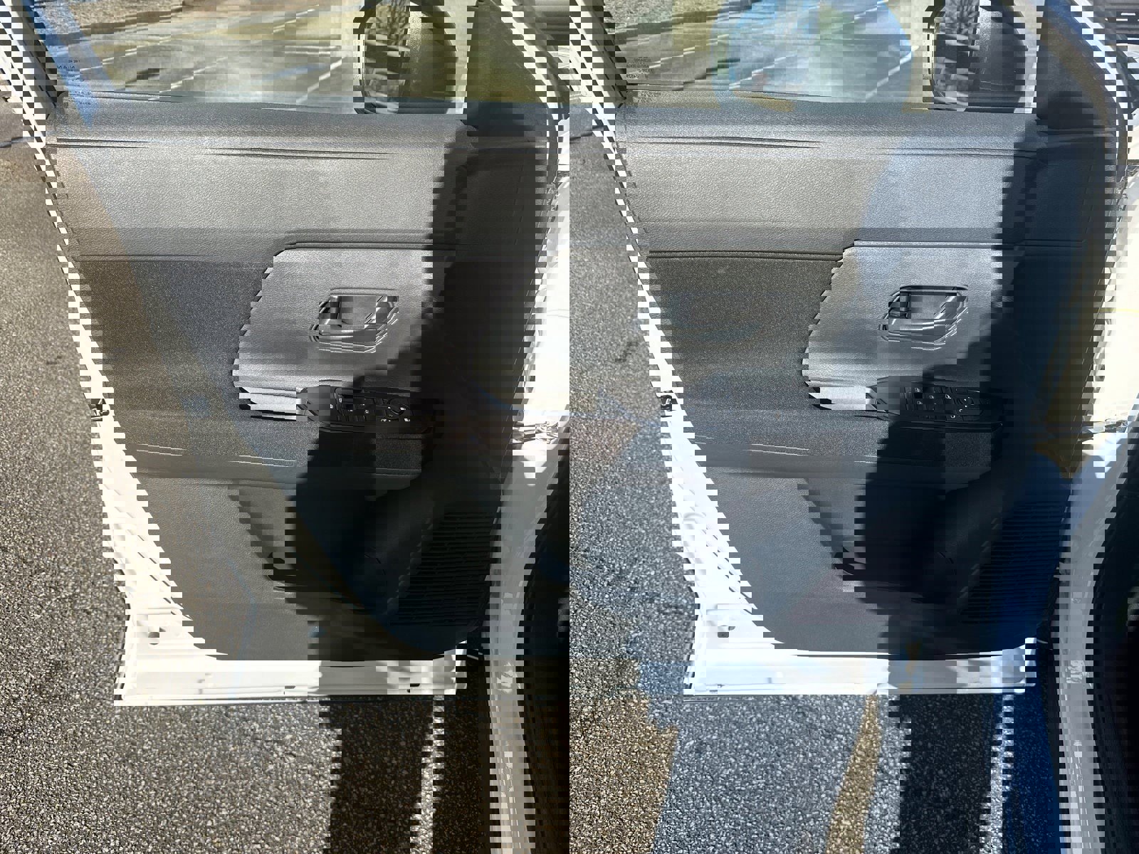 New 2026 Nissan Kicks S image 10