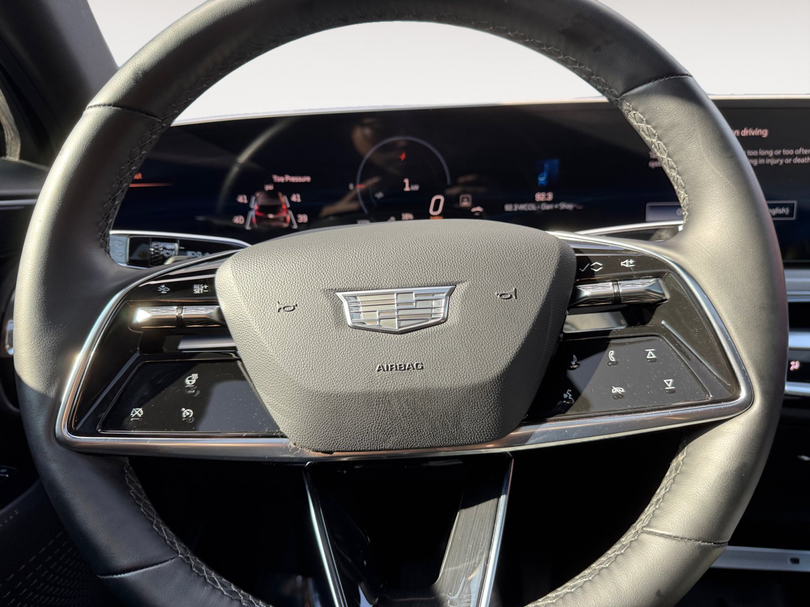 Used 2024 Cadillac Lyriq Luxury AWD/4WD image 12