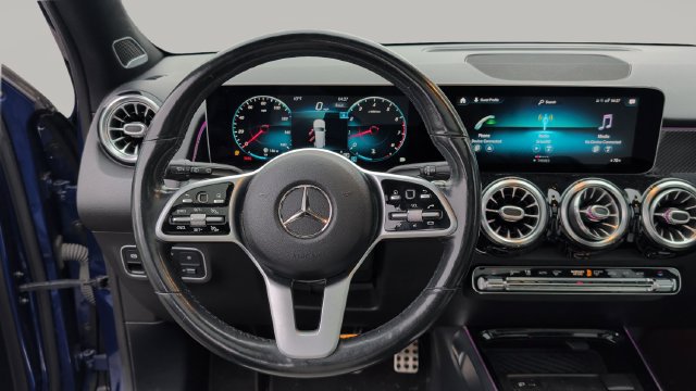 Used 2020 Mercedes-Benz GLB 250 4MATIC w/ AMG Line image 17